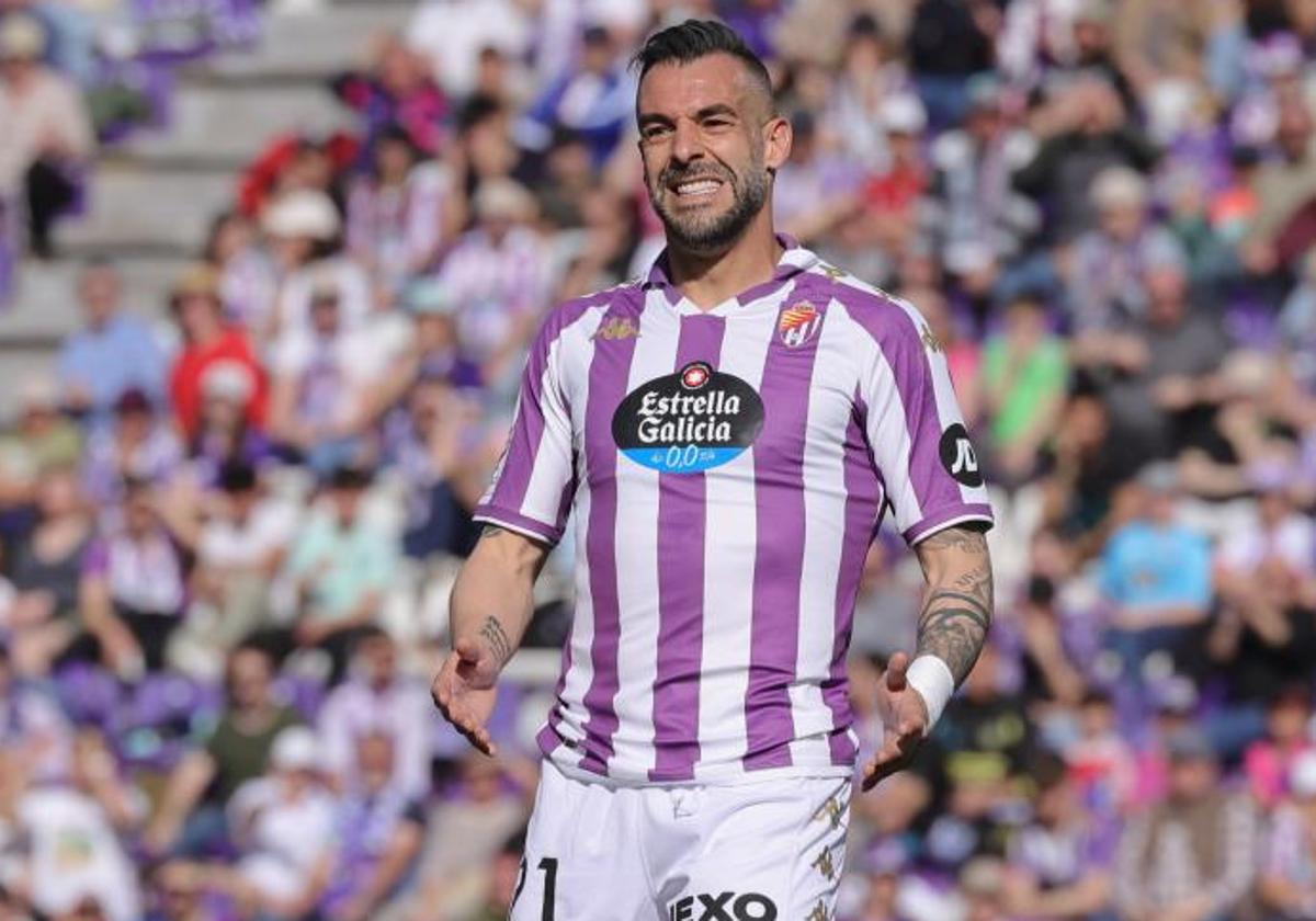 Álvaro Negredo, durante un partido con el Real Valladolid