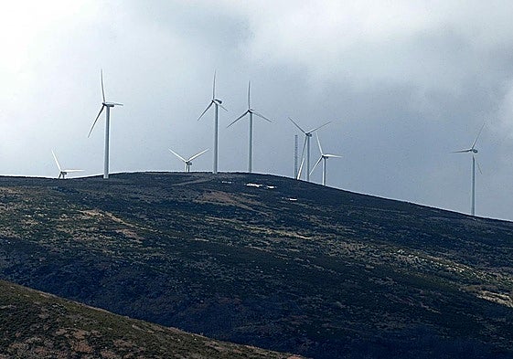 Aerogeneradores del parque eólico de Villacastín.