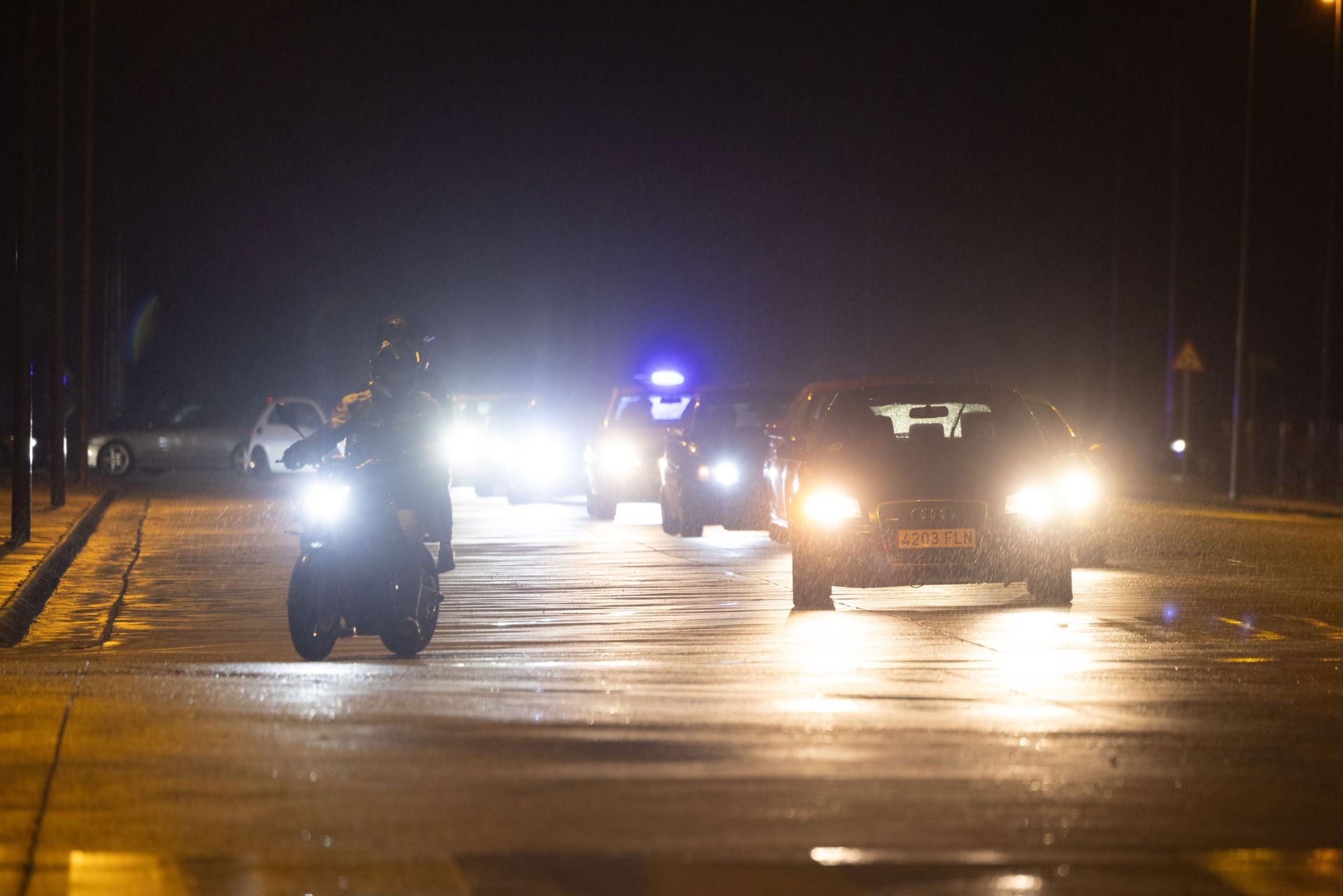 Las imágenes de la noche de carreras ilegales en Aldeamayor