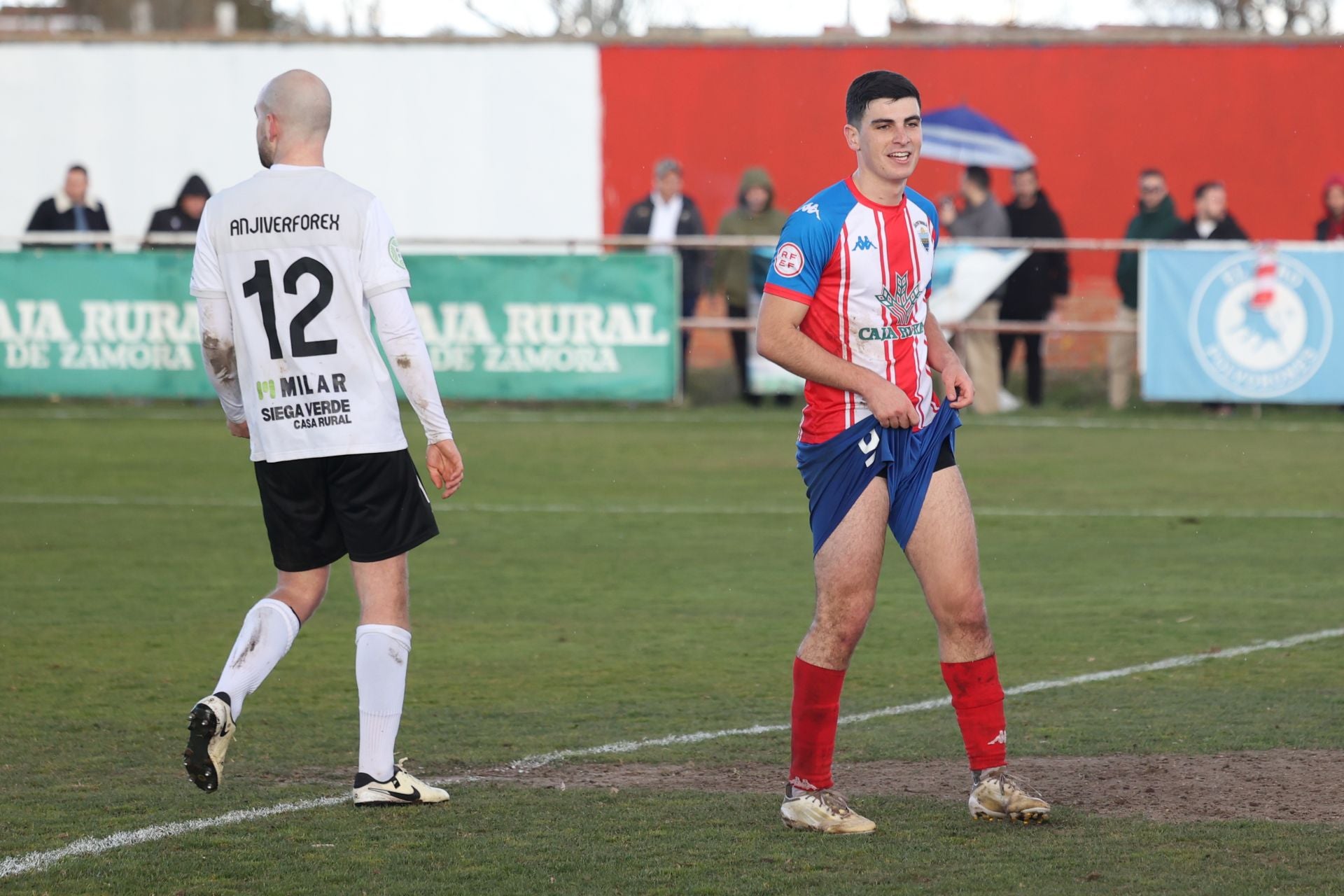 Las imágenes del triunfo del Tordesillas frente al Ciudad Rodrigo por dos goles