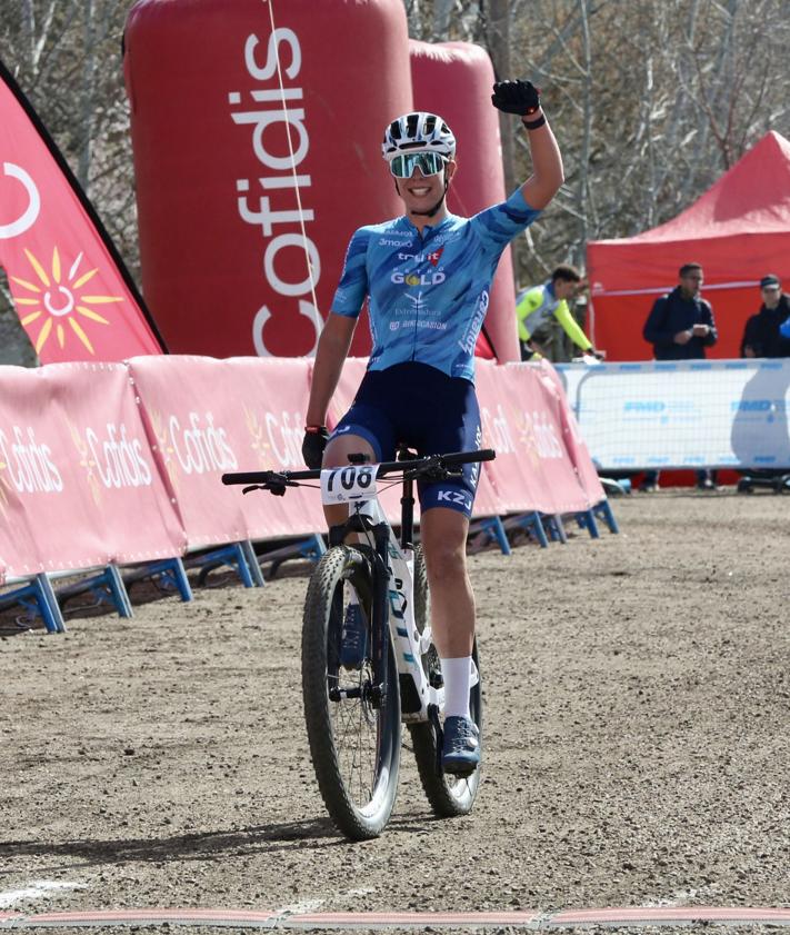 Imagen secundaria 2 - Lucía Gómez y Alberto Barroso asaltan la Copa de España de BTT en Valladolid