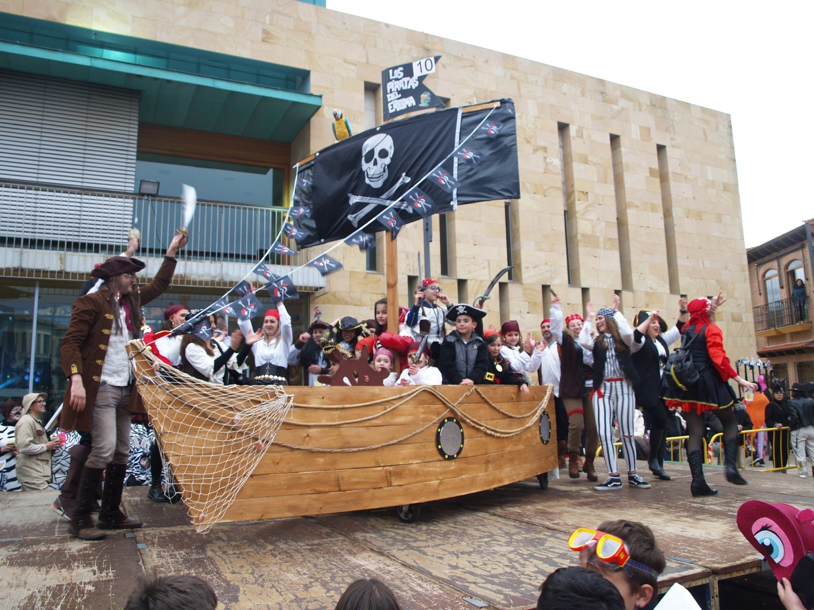 Las imágenes de la piñata de Pedrajas de San Esteban