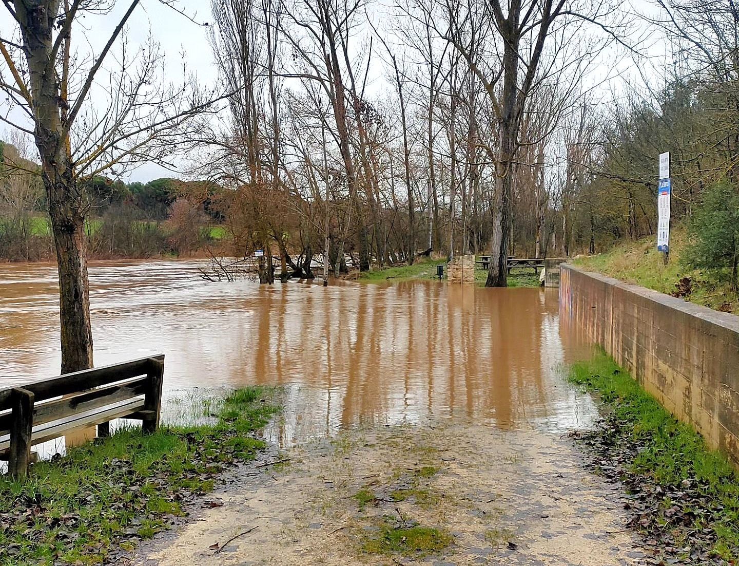 El Duero se desborda en Quintanilla de Arriba
