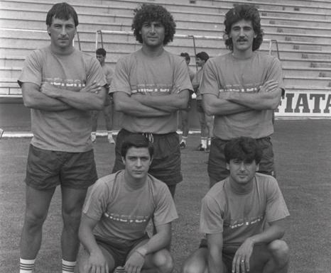 Con Wirth, Hierro II, Quique Moreno (de pie), y Moya, en una imagen de julio de 1986.