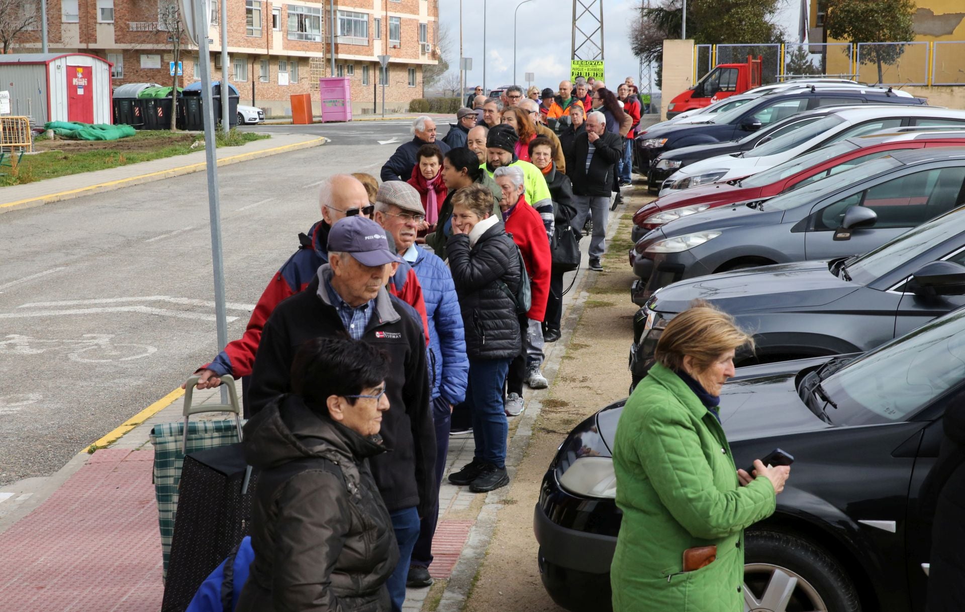 Segundo día de reparto de agua entre los vecinos de Segovia