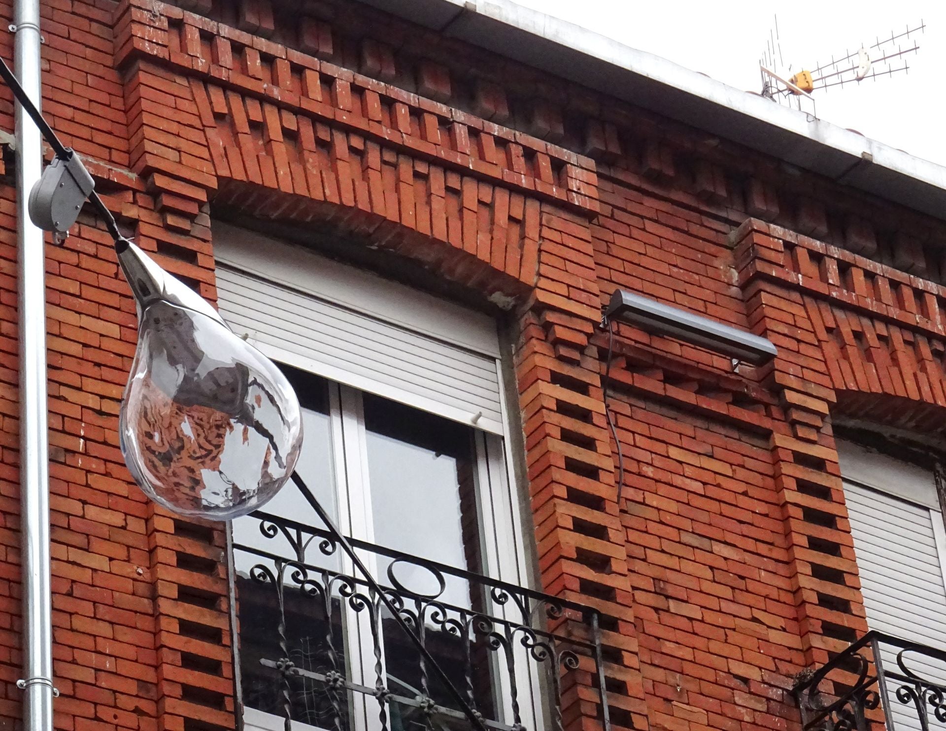 Las imágenes del medio millar de luces led que iluminan la calle Mantería