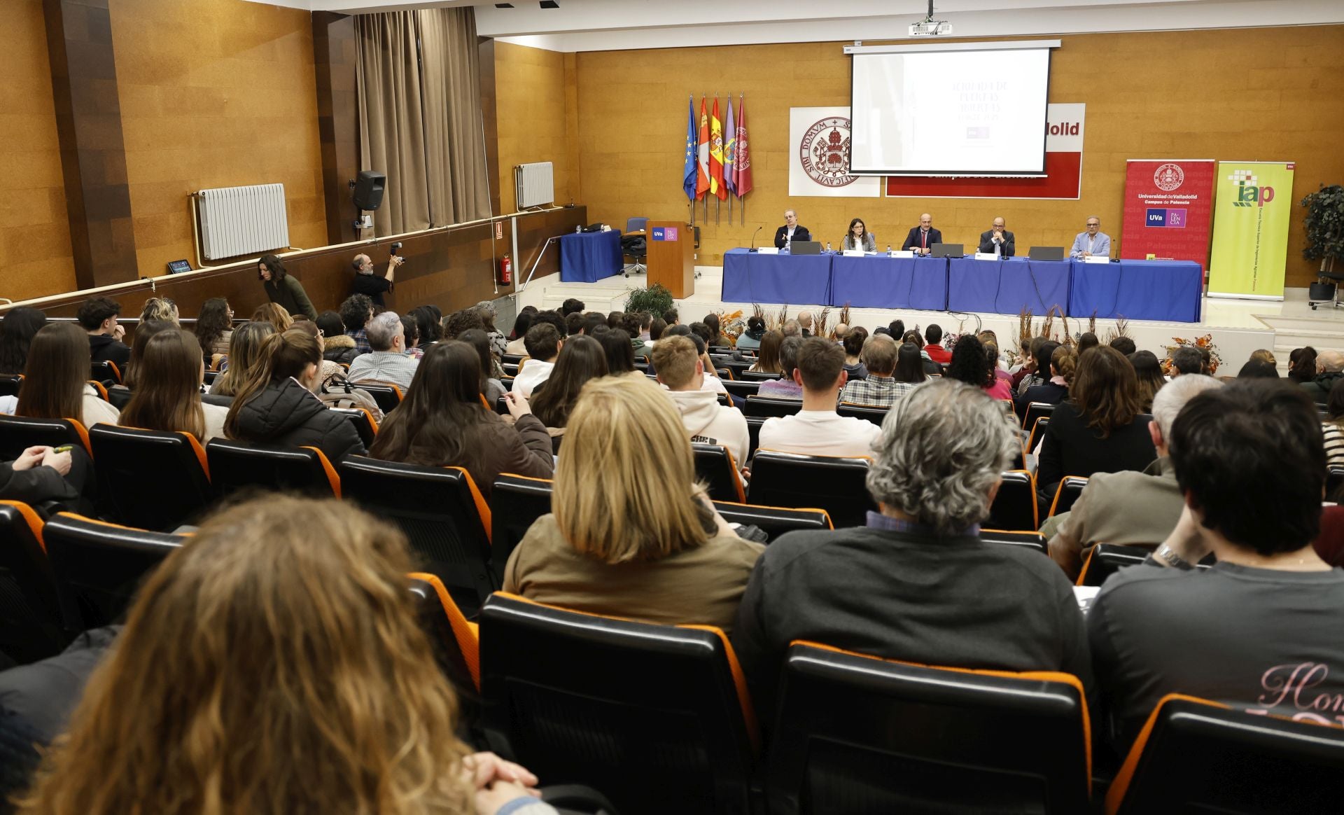 El campus de Palencia se muestra a los futuros universitarios