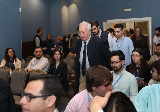 García-Margallo accede a la escuela de formación organizada por Nuevas Generaciones de Palencia.