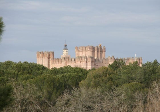 Vista general del castillo de Coca.