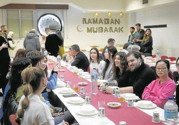 Un abrazo entre diferentes religiones en Valladolid