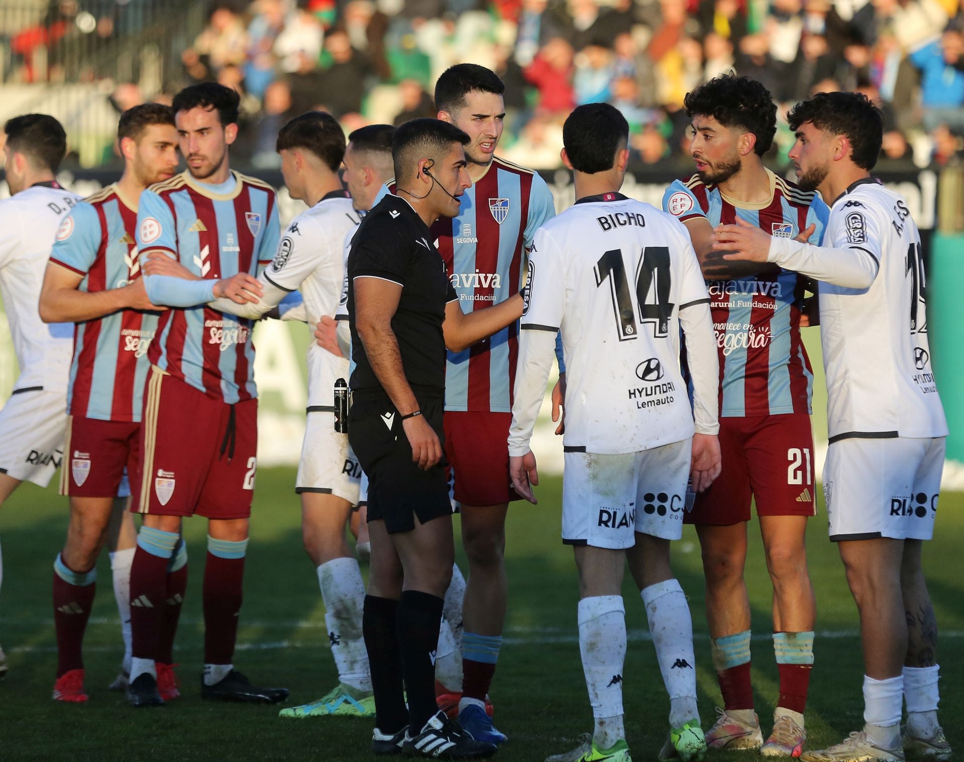 Fotos del partido entre la Segoviana y la Cultural