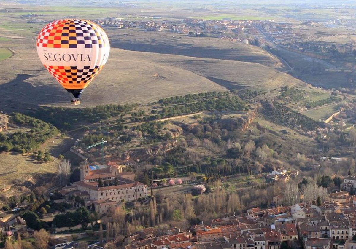 Los pilotos de globo apelan al diálogo para mejorar la relación con los ganaderos