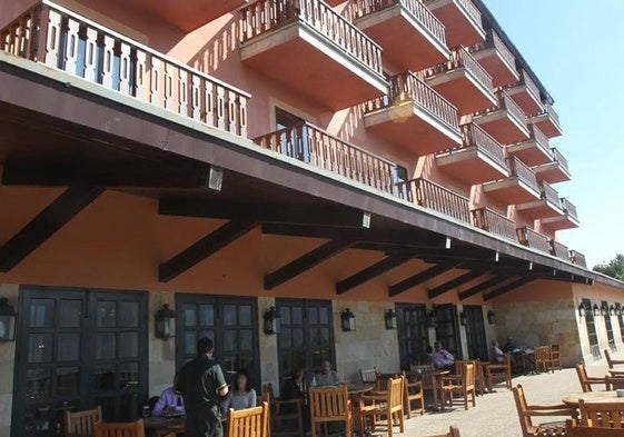 Imagen de archivo de la terraza hostelera del Parador de Cervera.