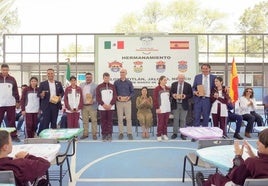 Representantes de los municipios palentinos, en un acto en Jalostotitlán.
