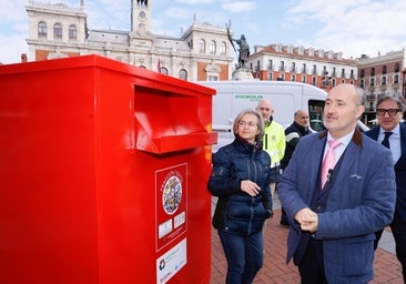 Los 201 nuevos contenedores para ropa darán empleo a once personas desfavorecidas