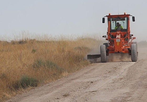Motoniveladora de la Comunidad de Villa y Tierra de Cuéllar.