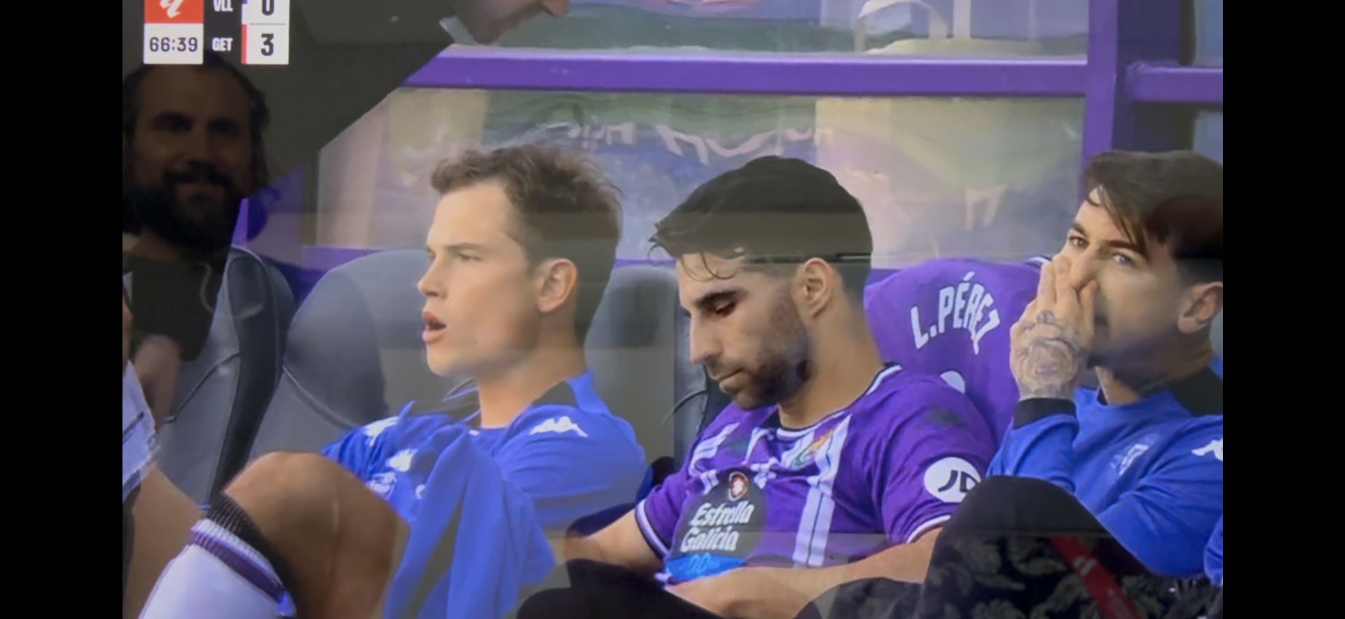 Latasa, Cömert y Luis Pérez, tras el incidente en el banquillo pucelano el pasado domingo.