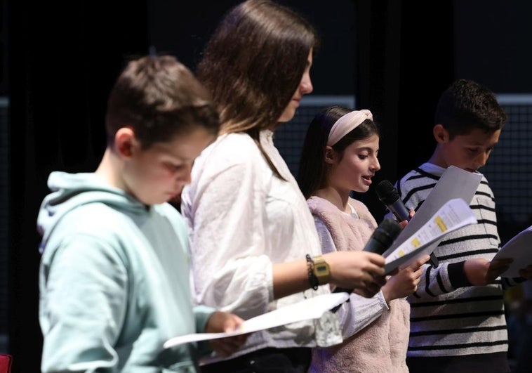 Jornada de radio escolar en el centro cívico José María Luelmo de Valladolid