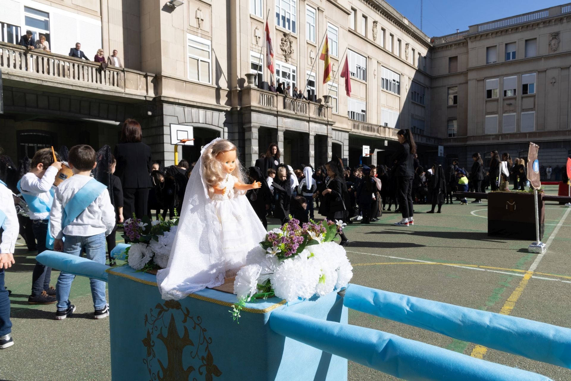 Procesión infantil en el Colegio de Lourdes de Valladolid