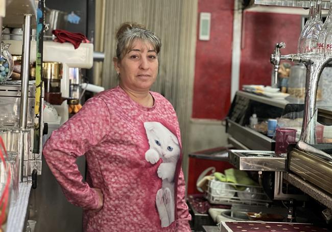 Valentina es la encarga del bar La Gala en Barrio España