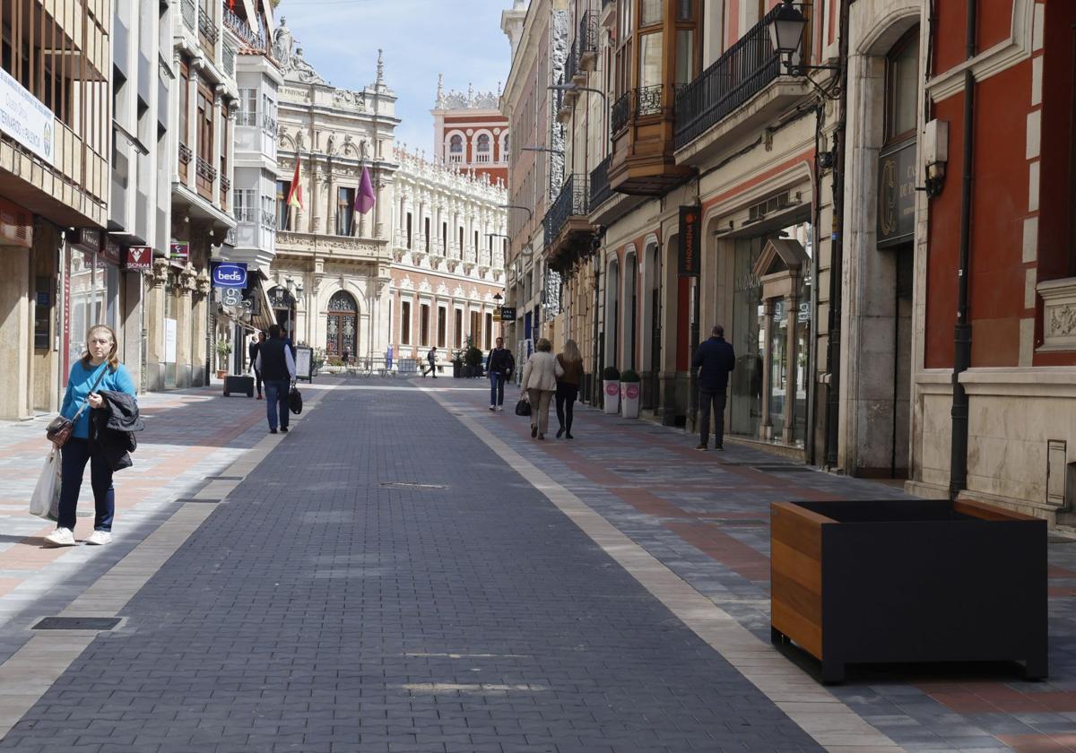 Los vecinos del Centro se quejan de los trastornos que supone el cierre de los Cuatro Cantones