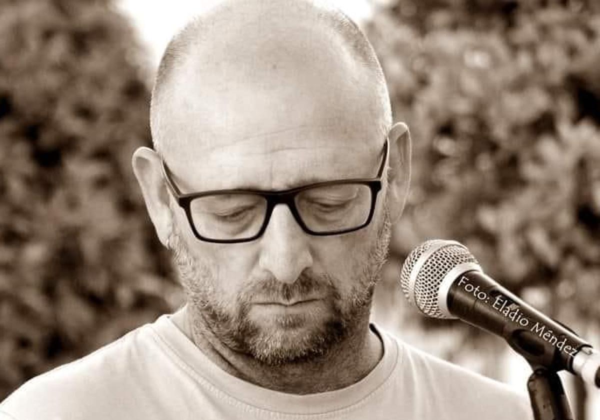 David Argüelles reúne en un libro medio centenar de microrrelatos «misteriosos y kafkianos»