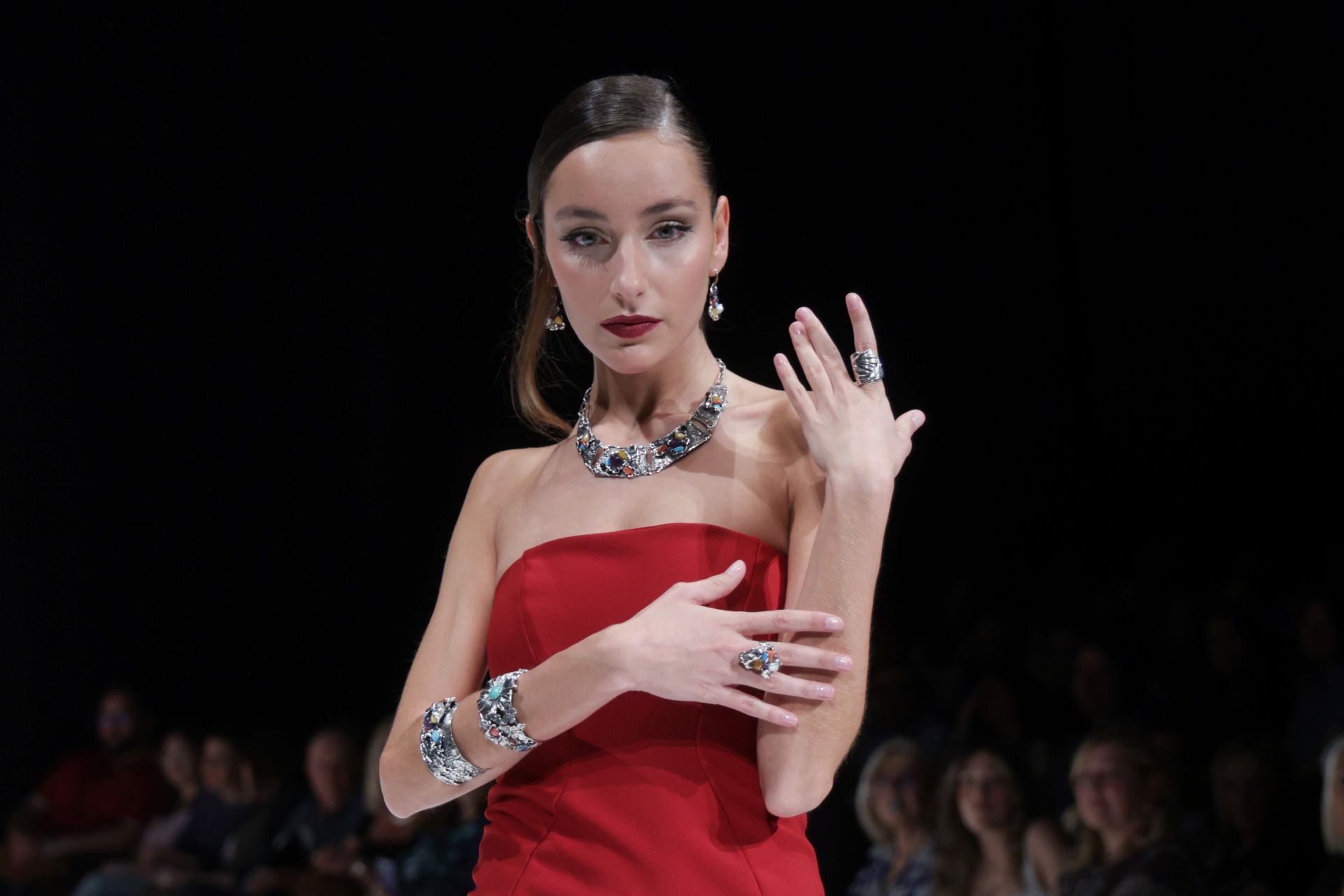Las últimas tendencias primavera-verano visten el LAVA en el segundo desfile de MOVA