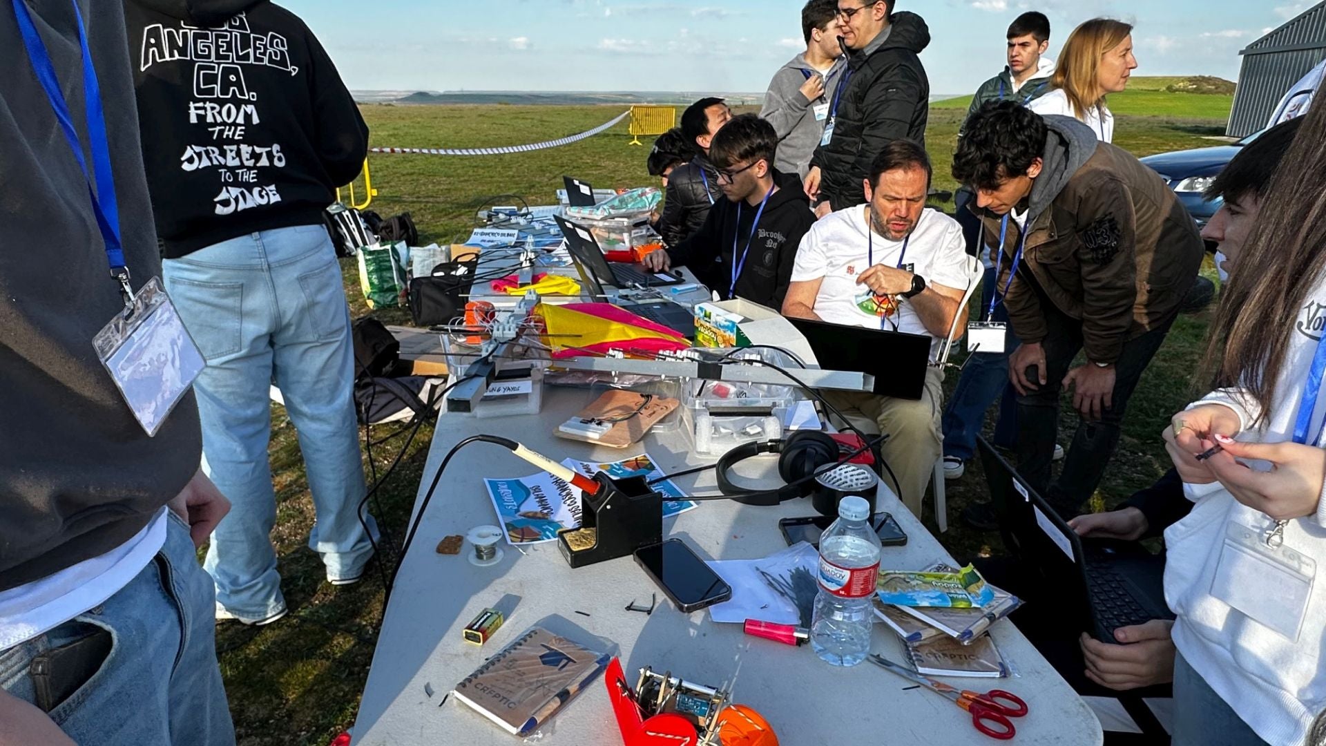 El proyecto CanSat de la Agencia Espacial Europea lanza cohetes en Herrera de Pisuerga