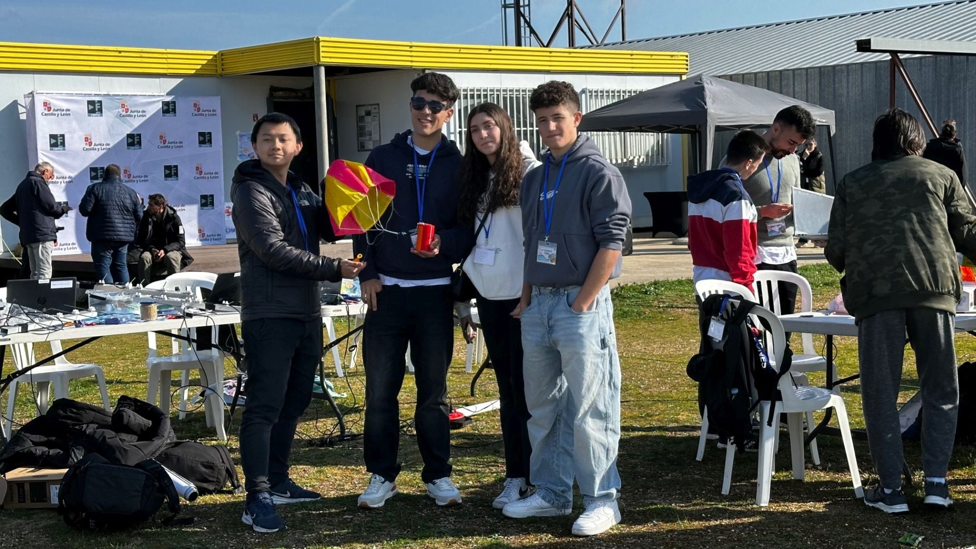 El proyecto CanSat de la Agencia Espacial Europea lanza cohetes en Herrera de Pisuerga