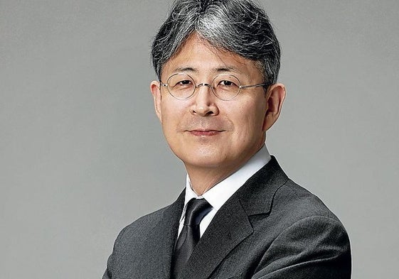 Kenji Ueda reúne cinco historias en torno a la papelería.