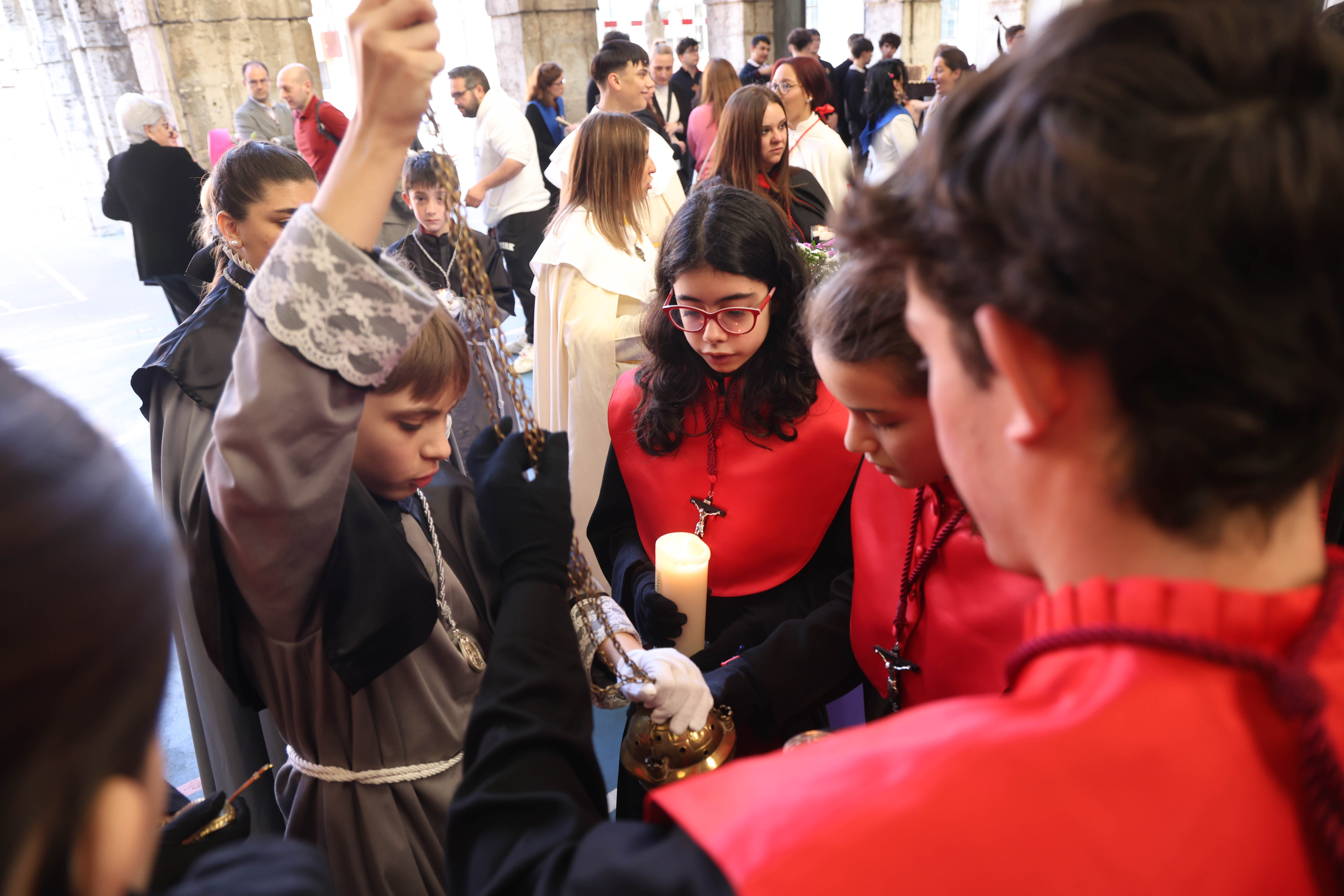 La procesión de los alumnos del colegio de las Huelgas, en imágenes