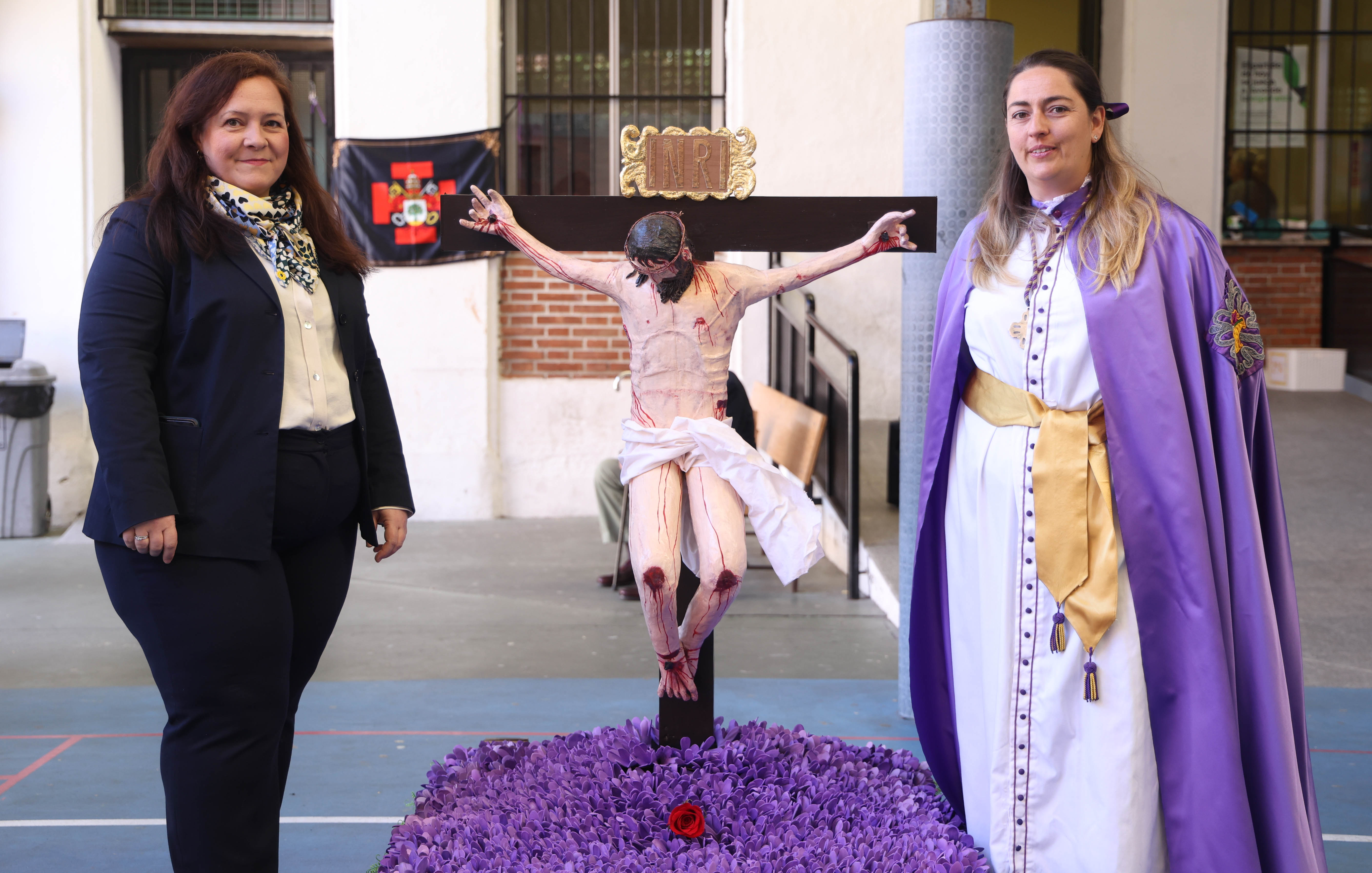 La procesión de los alumnos del colegio de las Huelgas, en imágenes
