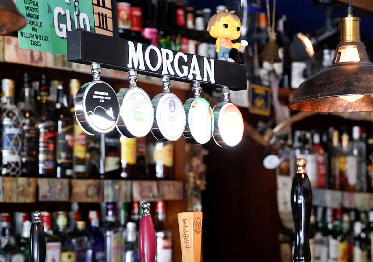 Imagen principal - Bar Morgan, uno de los rincones de Valladolid que más frecuenta Lola Eiffel.