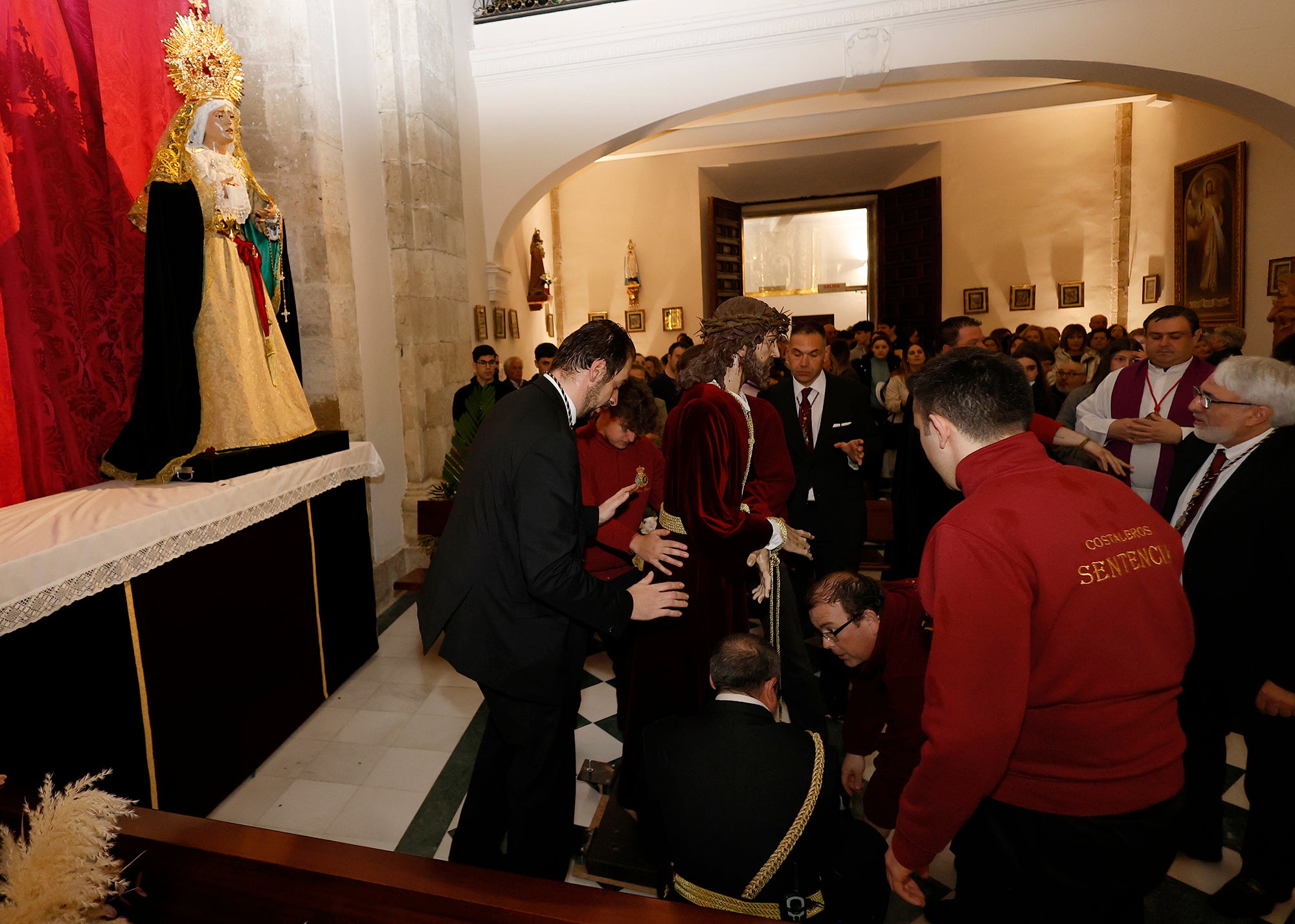 La lluvia obliga a suspender la procesión de la Sentencia