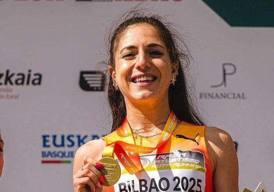 Carla Gallardo, en lo más alto del podio en Bilbao.