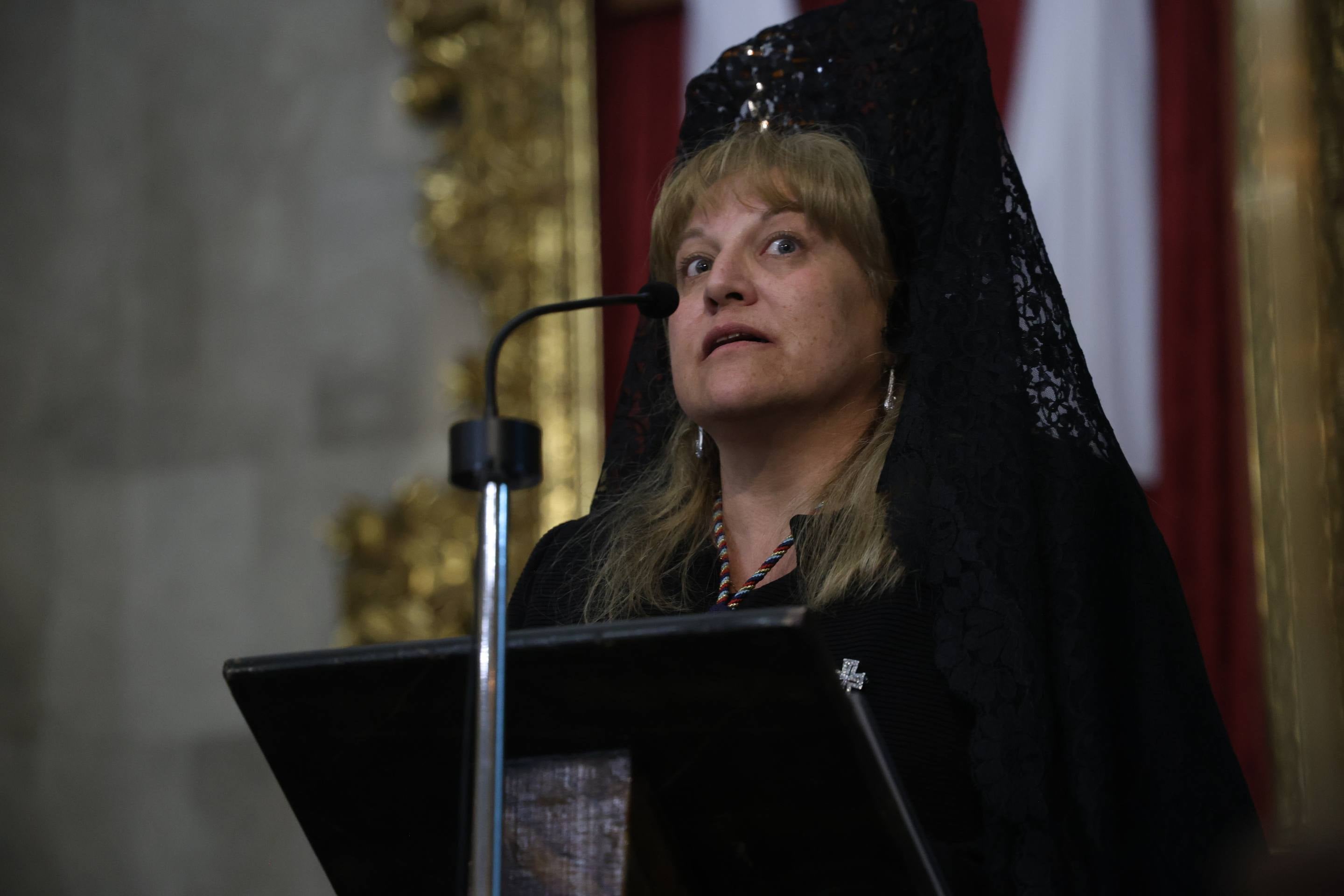 El Vía Crucis de la Exaltación de la Cruz y Nuestra Señora de los Dolores, en imágenes