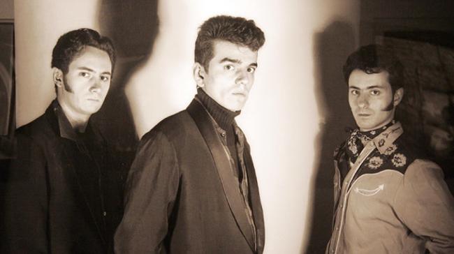 El famoso grupo Gabinete Caligari lanzó en 1987 una canción titulada 'Camino Soria', que también daba nombre al álbum. Originariamente habían elegido el nombre de otra ciudad, pero su rima era más complicada. En principio iba a llamarse...