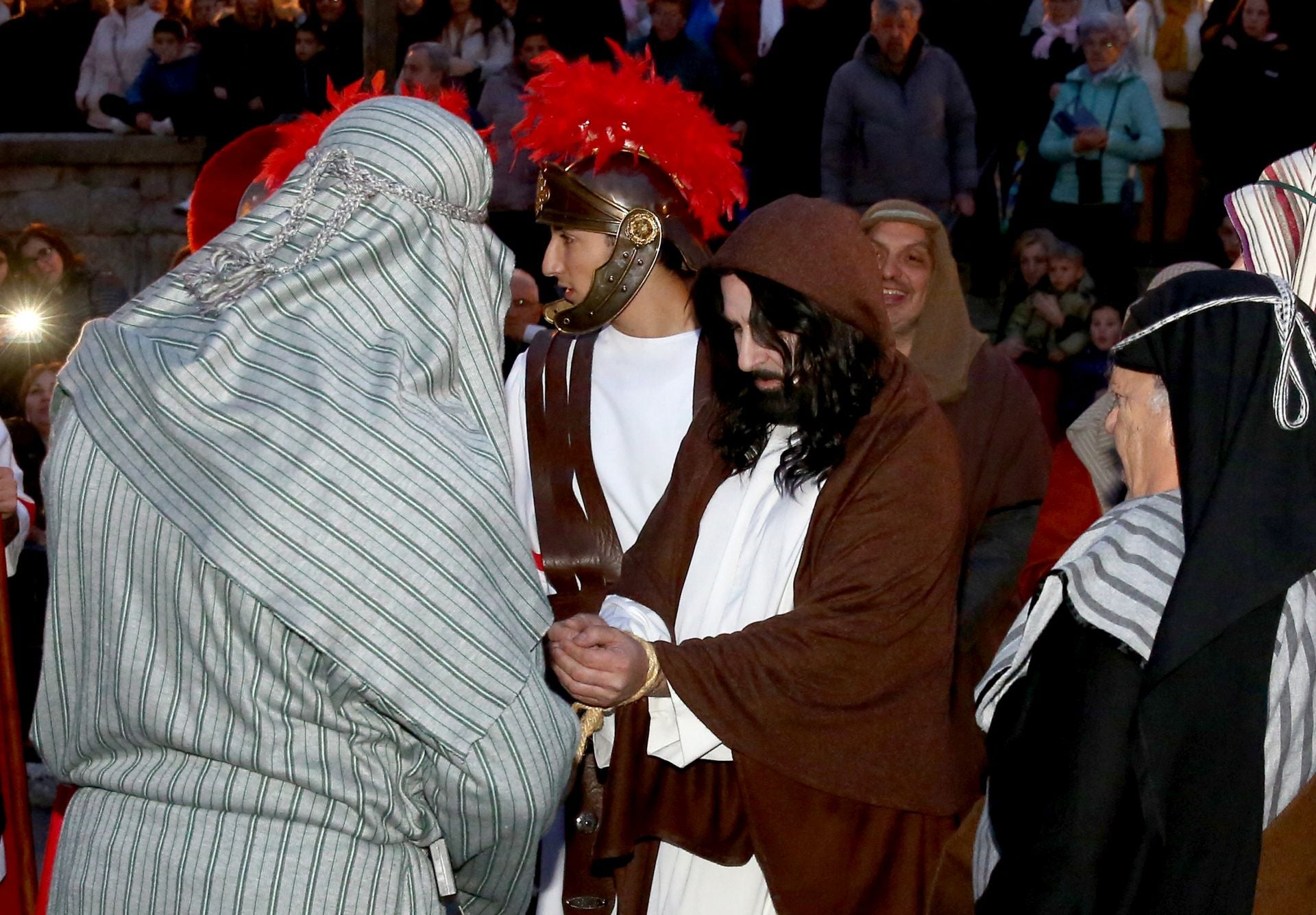 Fotografías del Vía Crucis escenificado de la Pasión