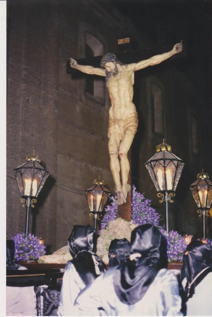 Primera salida del 'Santo Cristo de las Cinco Llagas', en 1995.