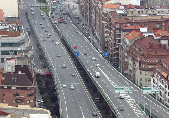 El extinto viaducto de Sabino Arana, en Bilbao, demolido hace una década.