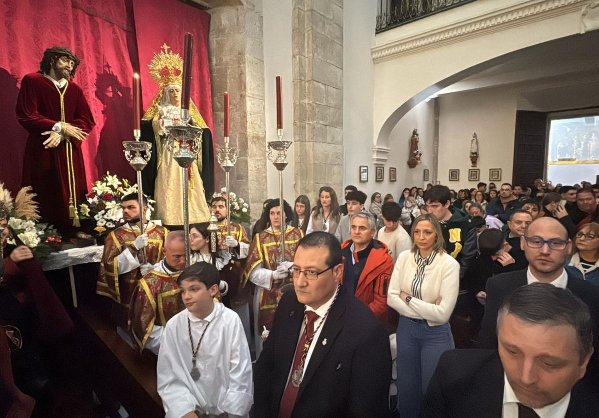 Acto litúrgico celebrado en las Agustinas Recoletas, tras la suspensión de la procesión de la Sentencia.