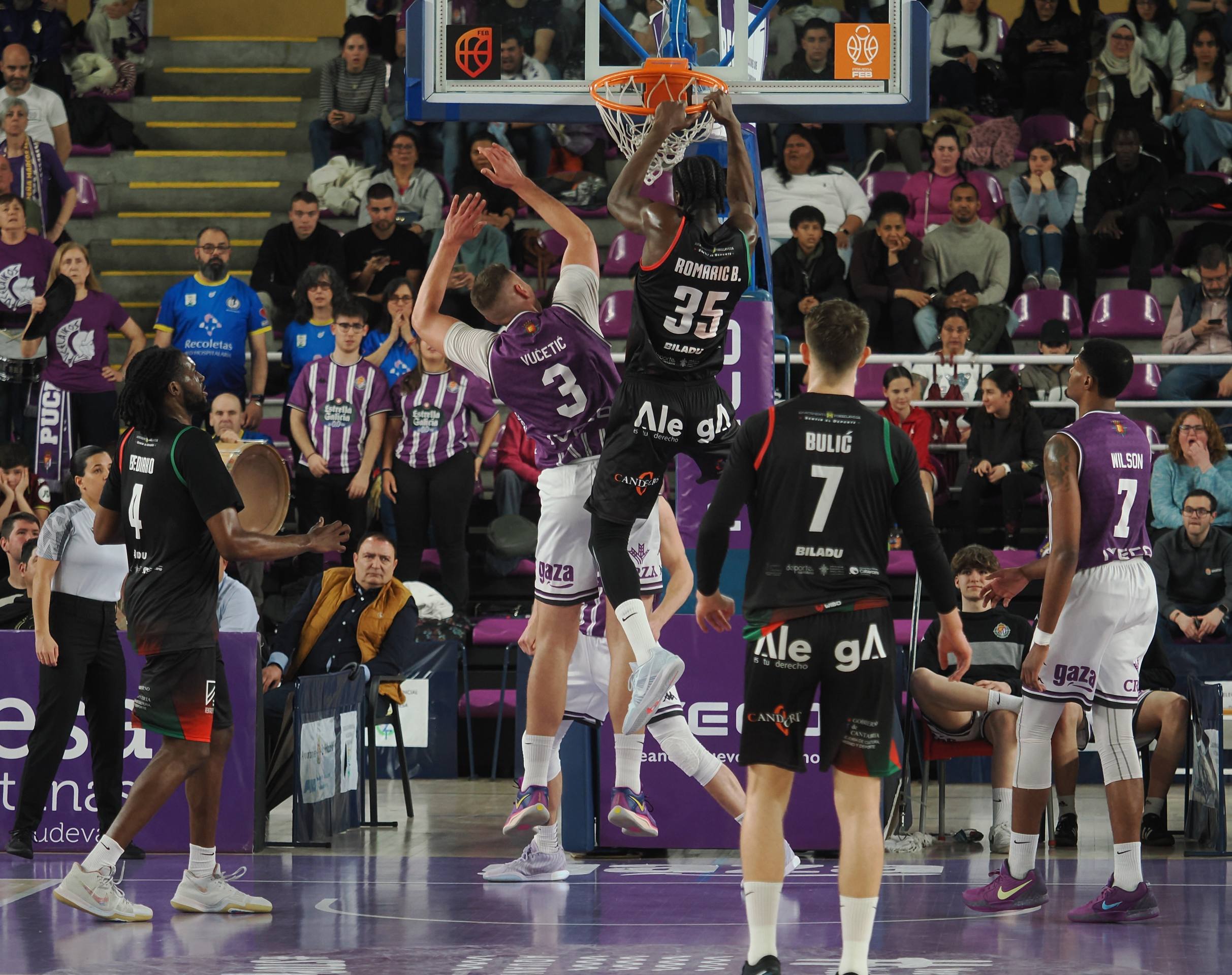 La derrota del Real Valladolid Baloncesto ante Cantabria, en imágenes