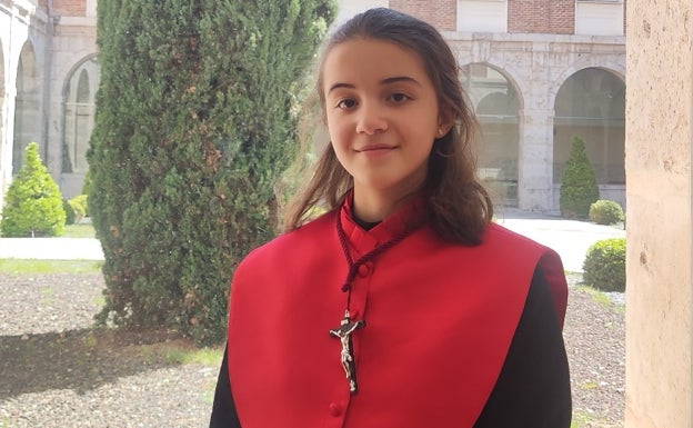 Sofia Arenzana (10 años) de la Hermandad Universitaria del Santísimo Cristo de la Luz.