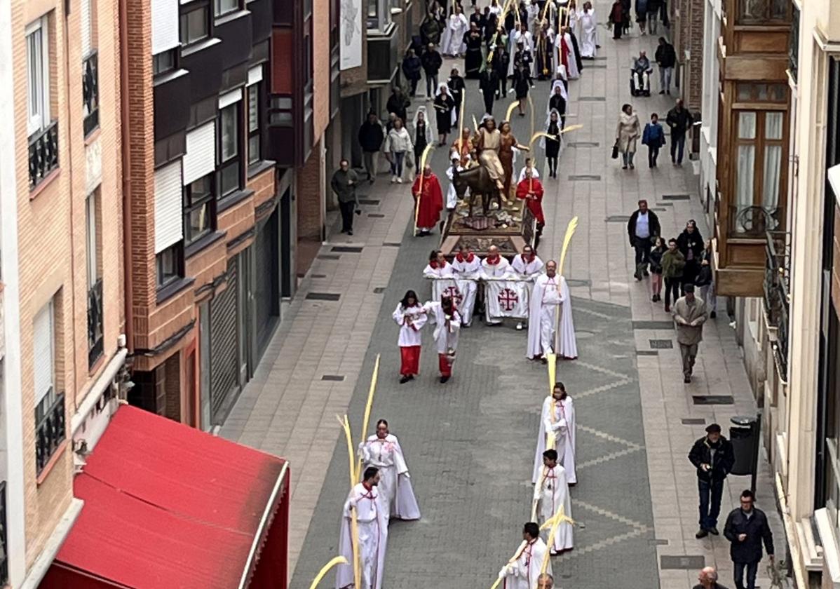 Sale la procesión litúrgica de la Borriquilla hacia la Catedral