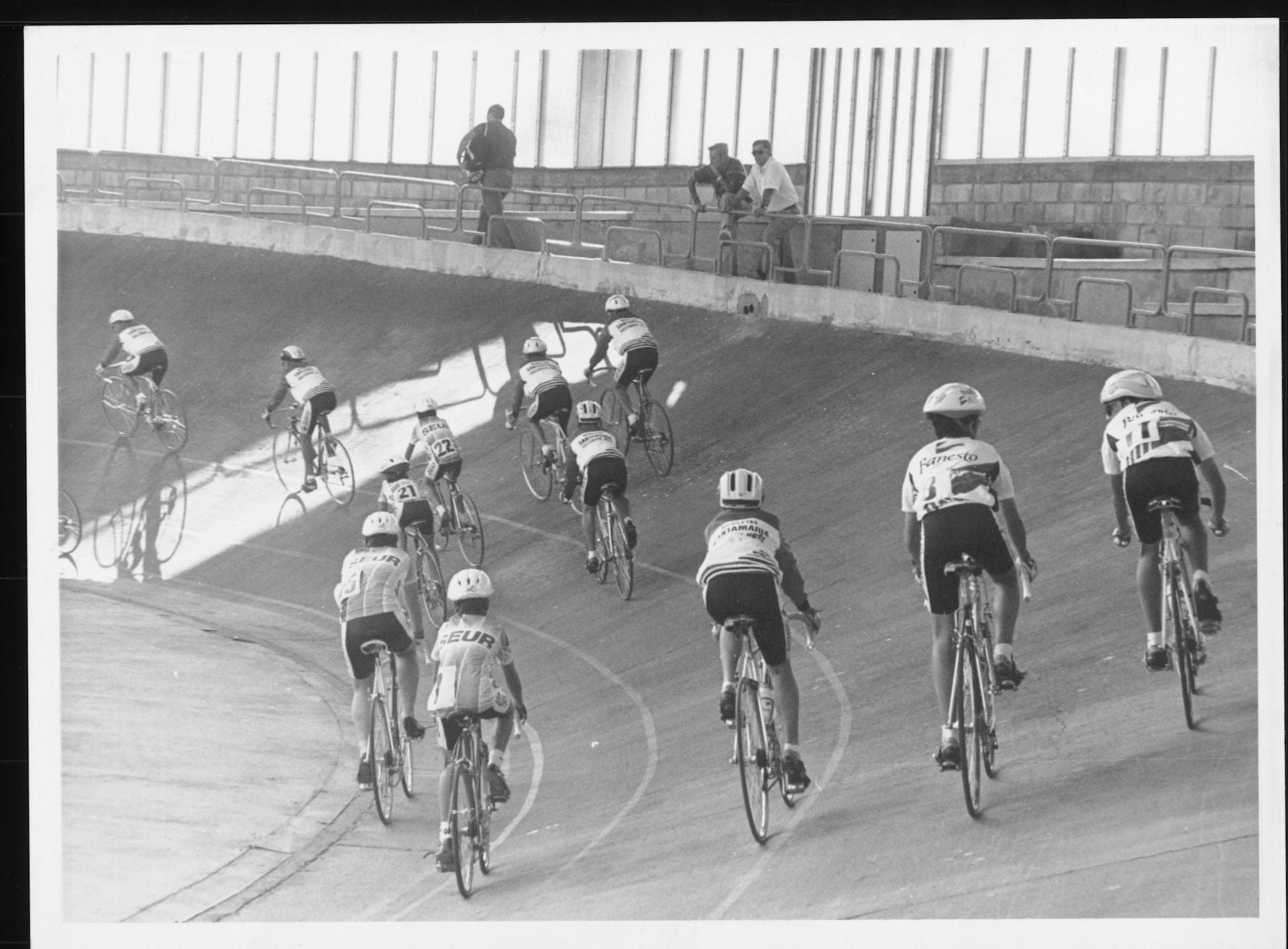 Competición ciclista en el velódromo Narciso Carrión. 23 de septiembre de 1992.
