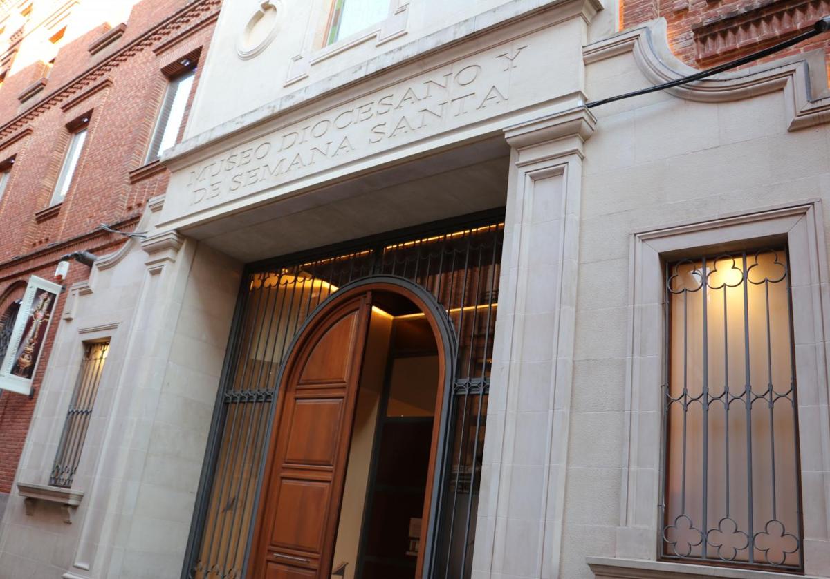 Entrada del Museo Diocesano de León.
