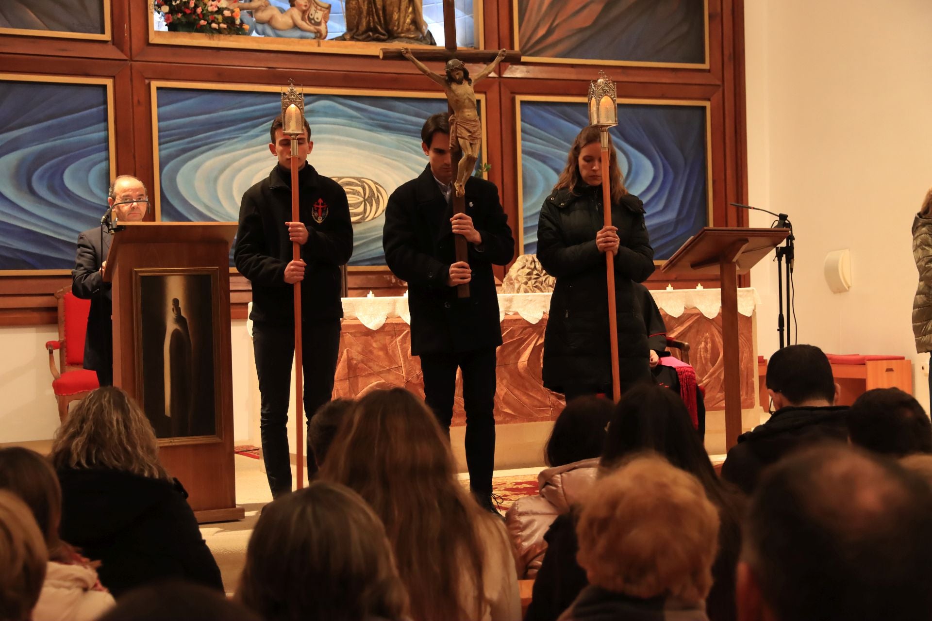 El vía crucis de los Carmelitas, en imágenes