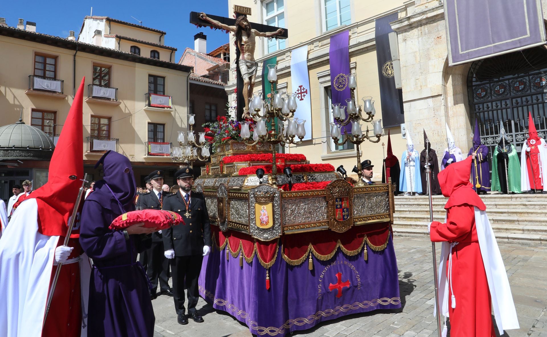 El Indulto llena la Plaza Mayor de Palencia
