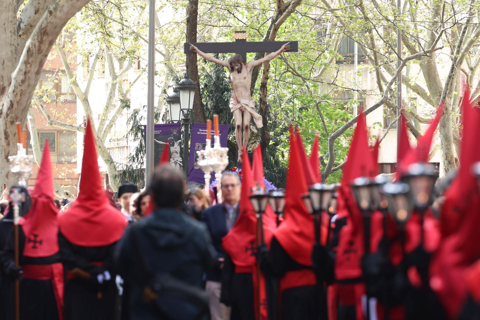La procesión del Santísimo Cristo de la Luz de Valladolid, en imágenes