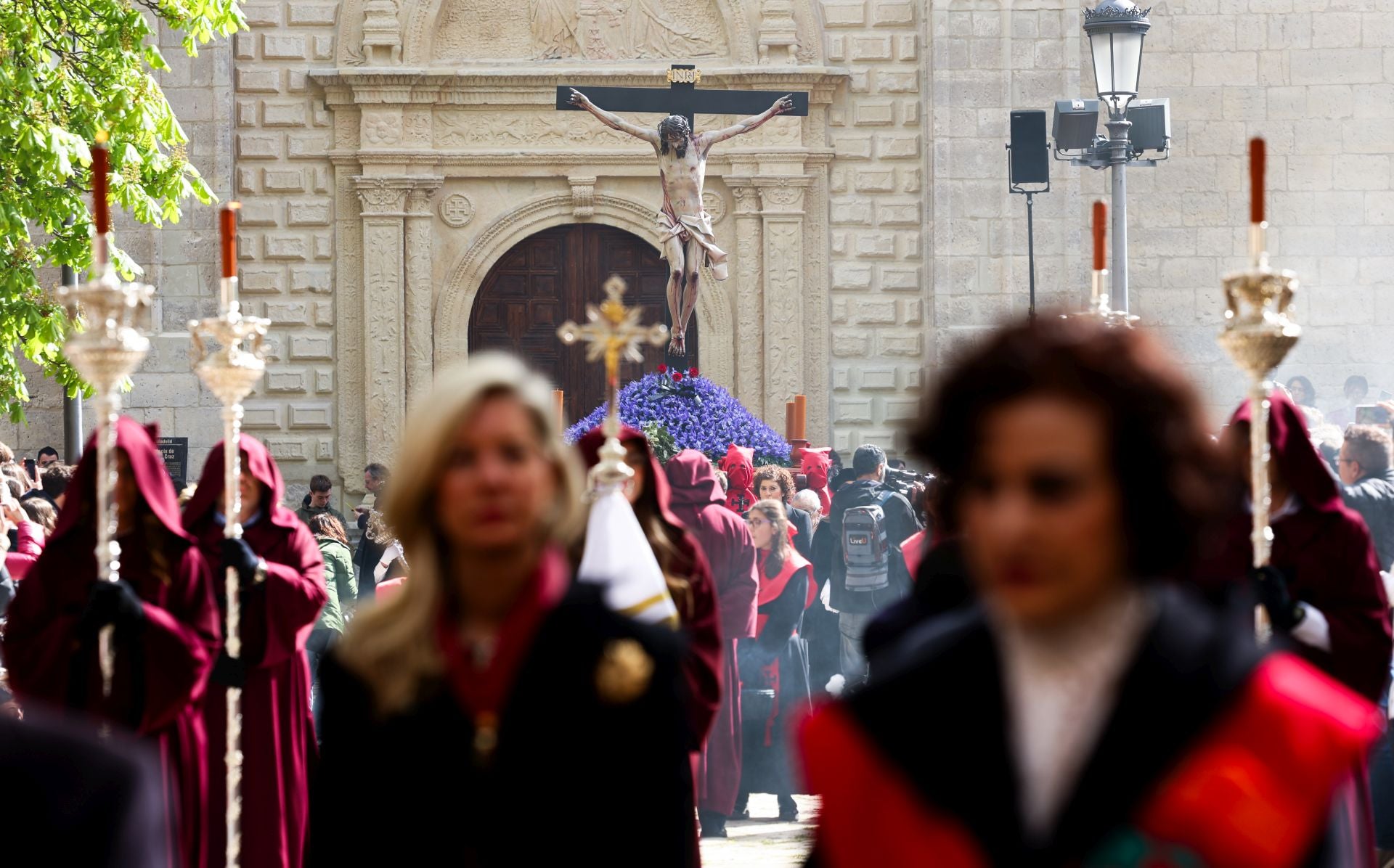 La procesión del Santísimo Cristo de la Luz de Valladolid, en imágenes